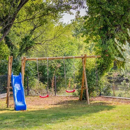 빌라 Borealis Raša