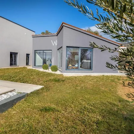 Borealis Villa Raša